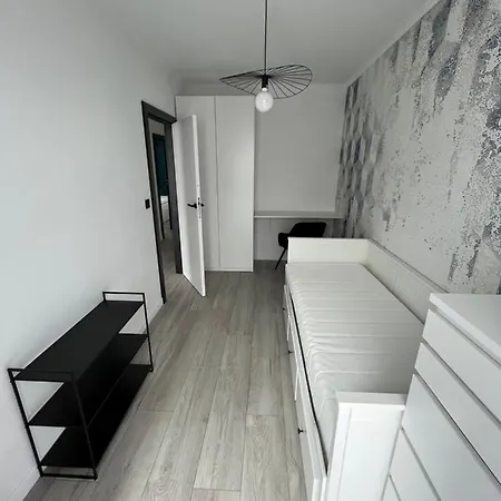 Apartament Trzy Mieszkanie W Nowej Dzielnicy Wroclawia *